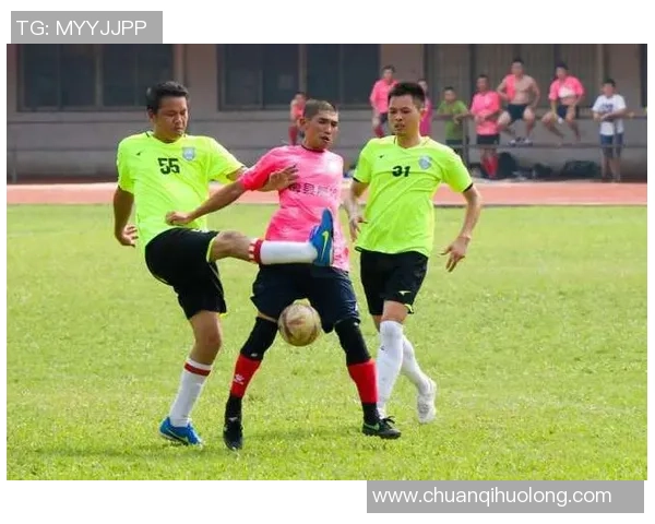 火爆脾气与天才球技并存的足球明星们如何在赛场上燃烧激情